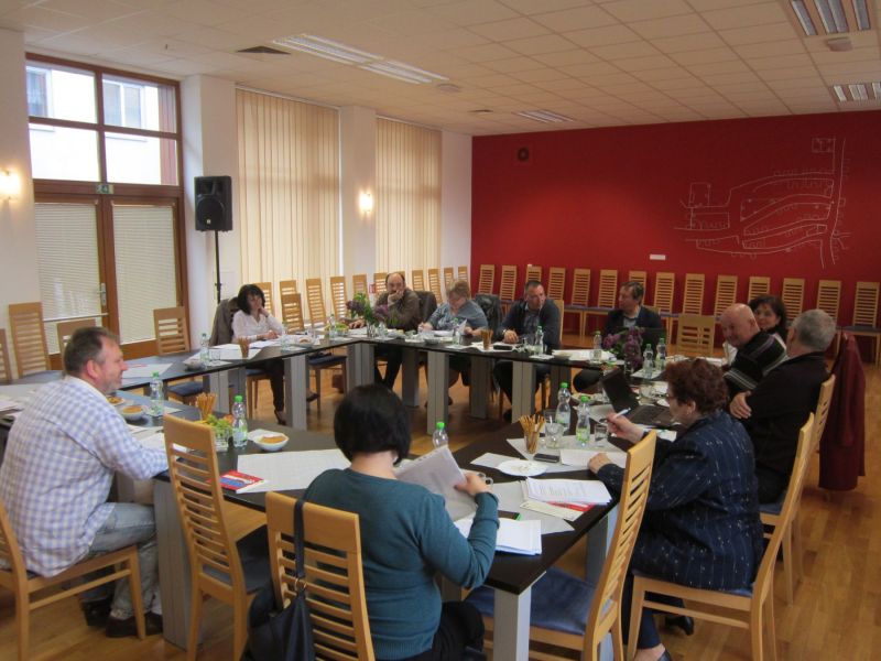 Rada starostů Regionu Podluží 3.5.2016 v Kosticích s prohlídkou rekonstruovaného úřadu