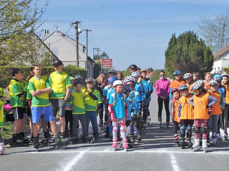 Štafetový závod na kol.bruslích